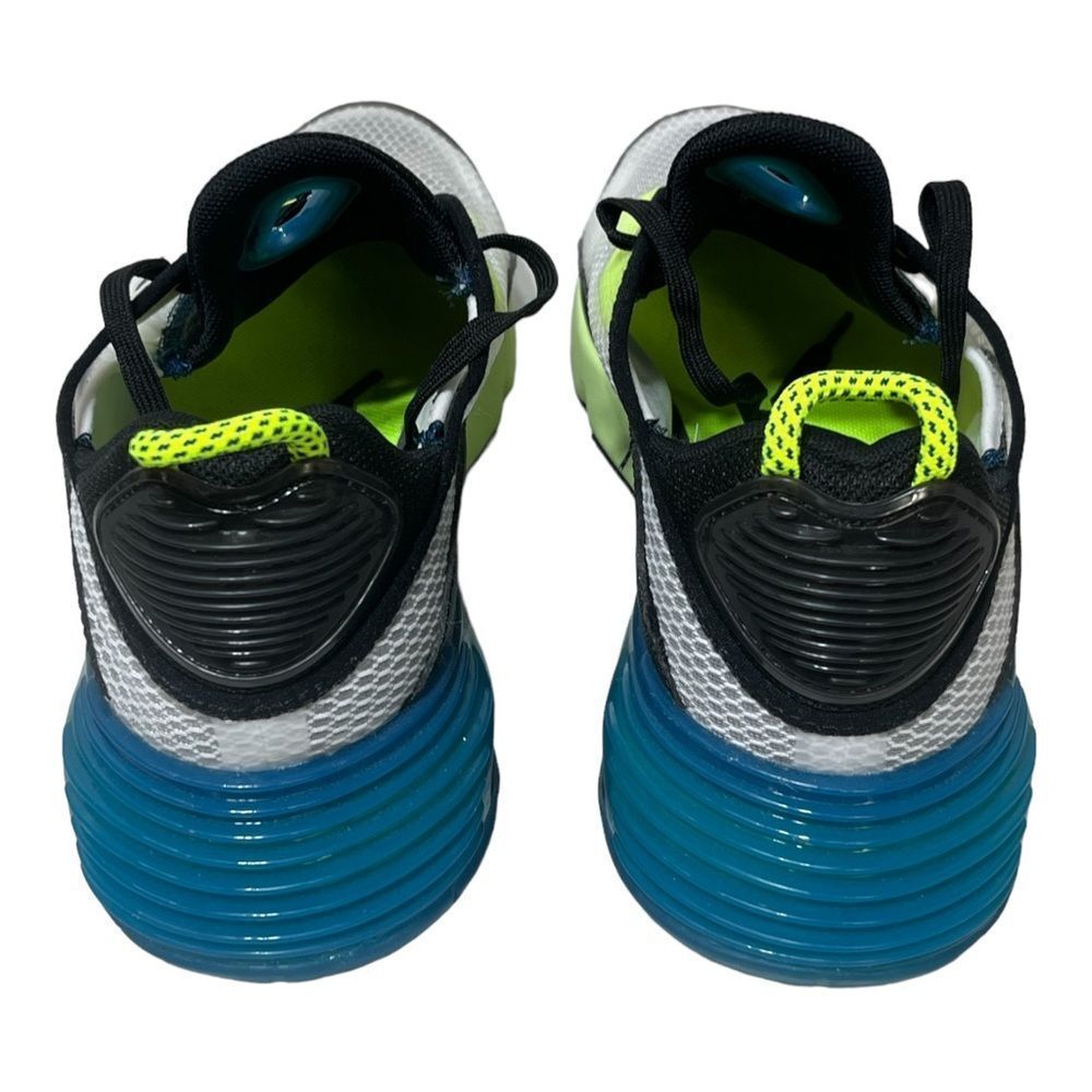 Nike Air Max 2090 Special Edition Glow In the Dark Galaxy Kids 7Y or Women's 8.5 - Picture 4 of 7